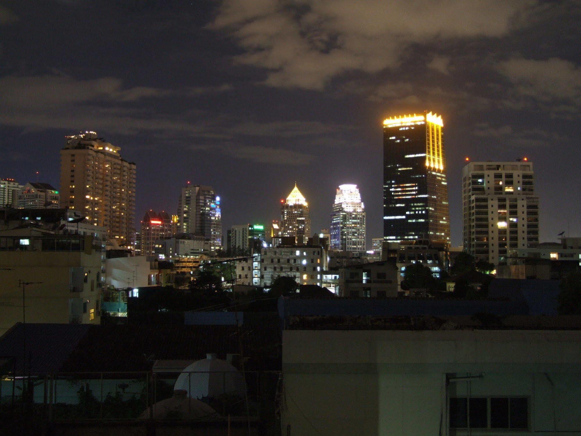 The Boss'S Place Sathorn Otel Bangkok Dış mekan fotoğraf